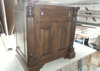 Cabinet maker